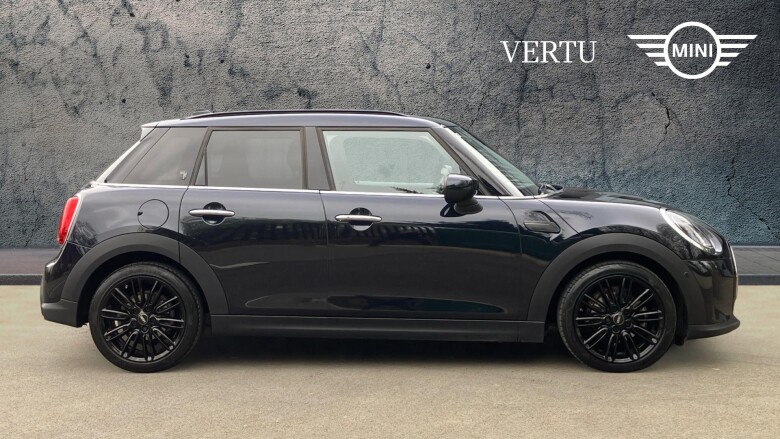 MINI Hatchback 1.5 Cooper Exclusive 5dr Auto [Comfort/Nav Pack] Petrol Hatchback